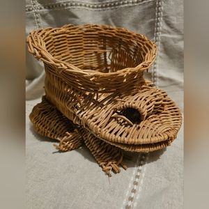 VINTAGE MCM WICKER STRAW FROG PLANTER BASKET MARBLE  EYES